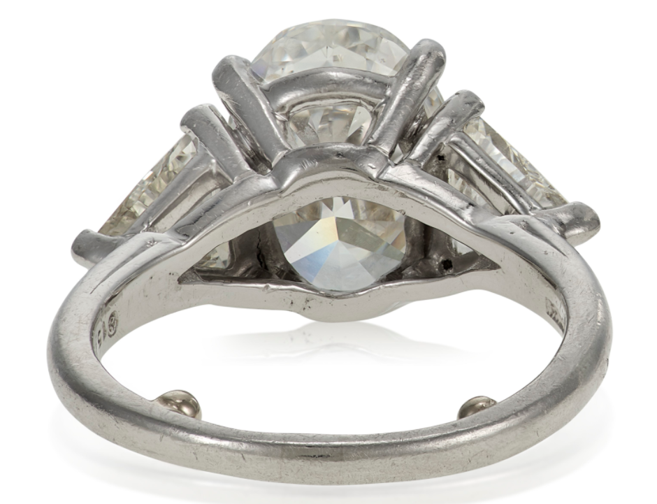 钻石的4c标准-颜色 4.80克拉gia 证书钻石戒指 典当回收抵押参考价格USD 40,000 - USD 60,000