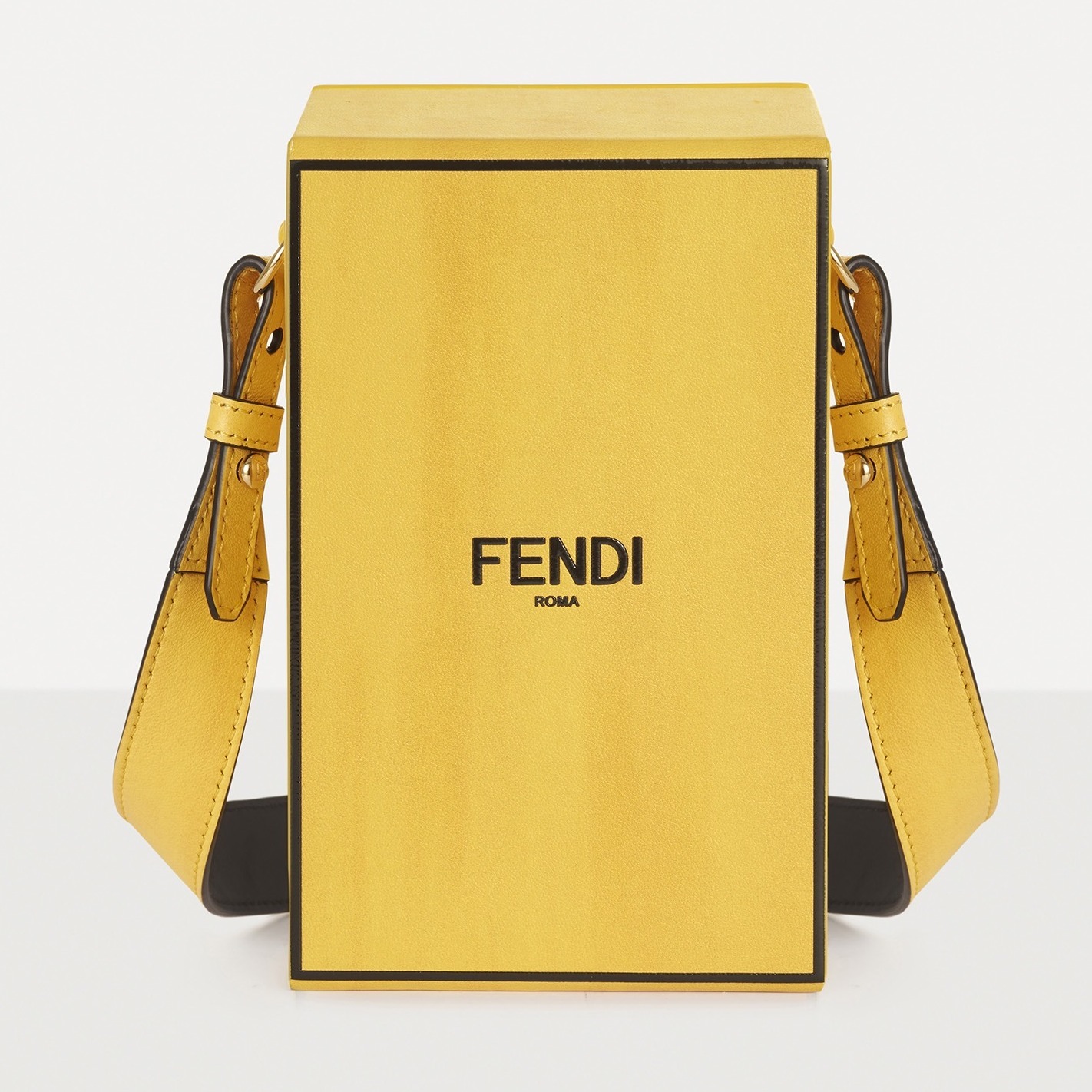 2020年FENDI Vertical Box 盒子包2022年回收价格大概几折